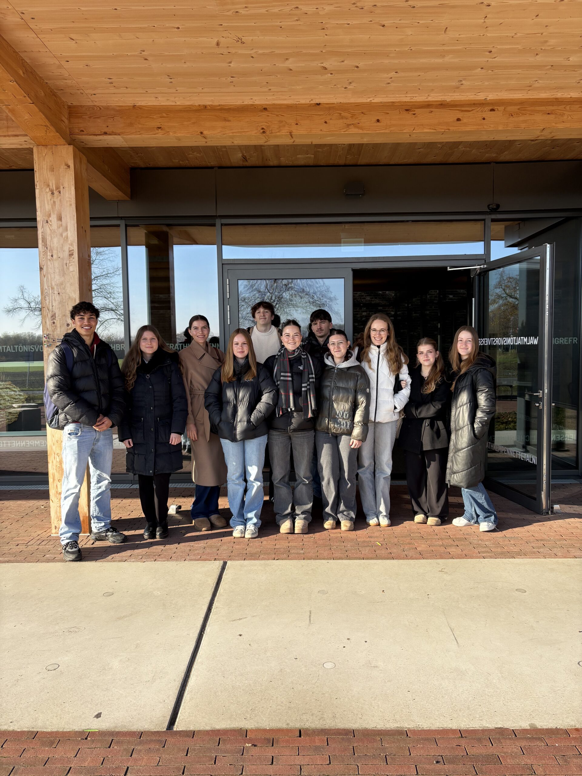 Mehr über den Artikel erfahren Q1-Stolpersteinprojektkurs im Kreisarchiv